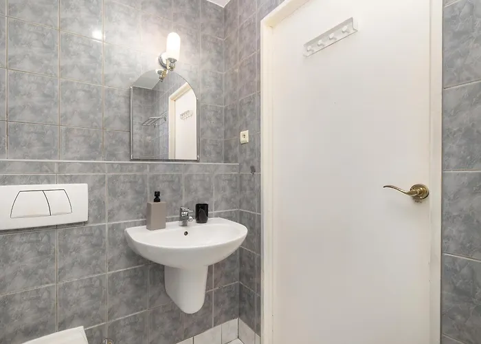 Astra By Solarento شقة